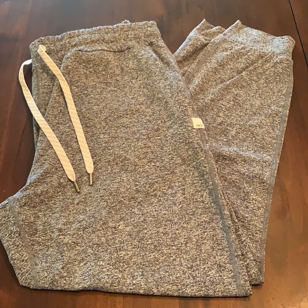 Vuori joggers - heather grey